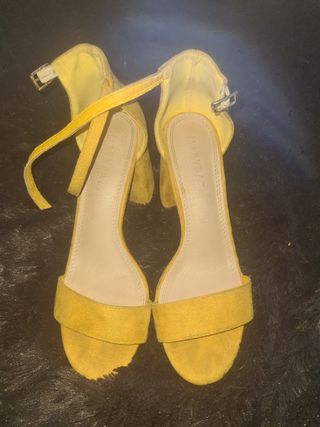 Sandalias Marypaz amarillas tacón ancho nº 38