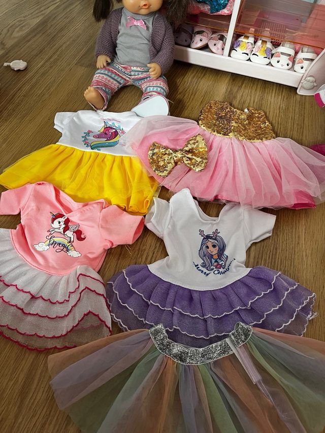 3 Muñecas Nenuco + armario- cambiador + Accesorios