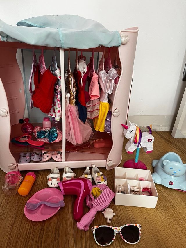 3 Muñecas Nenuco + armario- cambiador + Accesorios