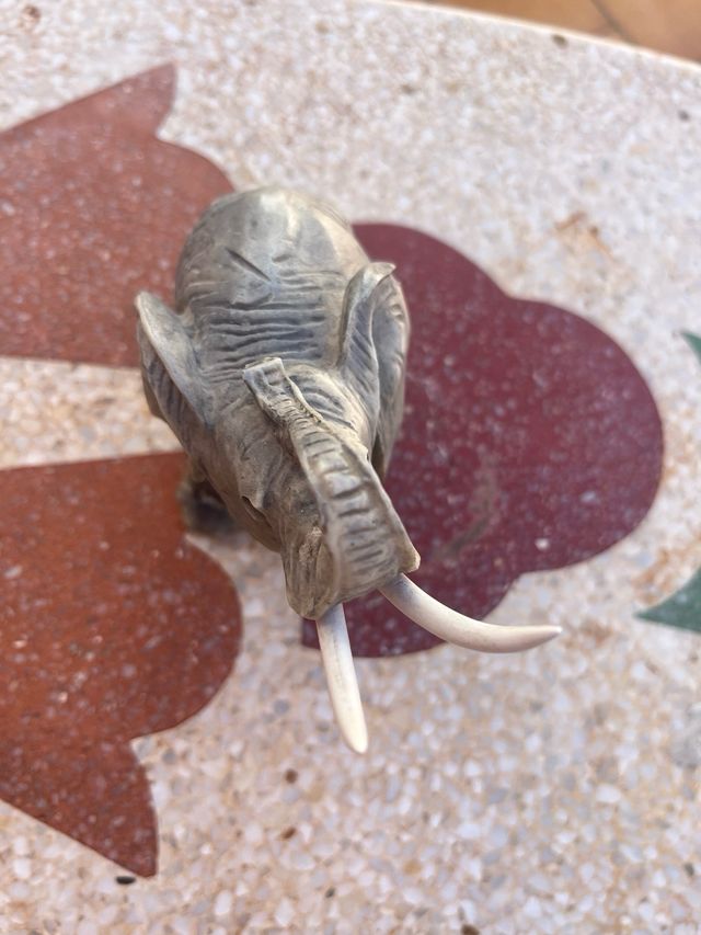 2 Elefantes miniatura antiguos