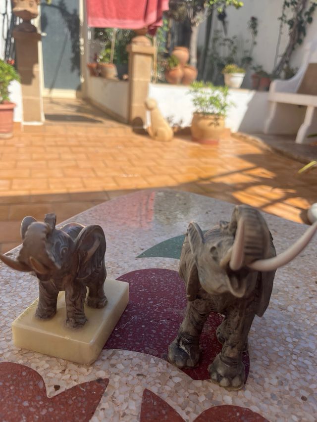 2 Elefantes miniatura antiguos