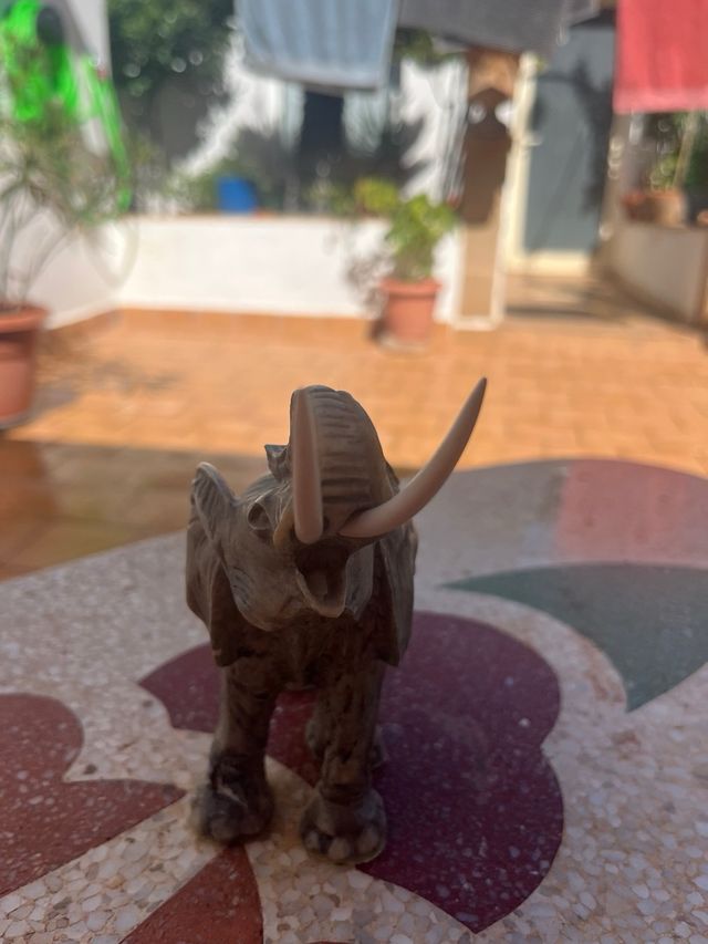 2 Elefantes miniatura antiguos