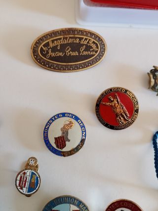 Lotes Medallas y Pines Vintage
