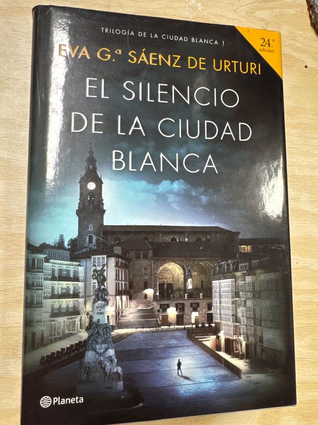 El silencio de la ciudad blanca: Trilogia de la...