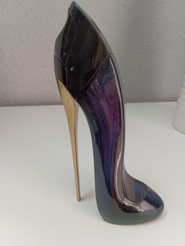 ENVASE - FIGURA - TACÓN - CAROLINA HERRERA -