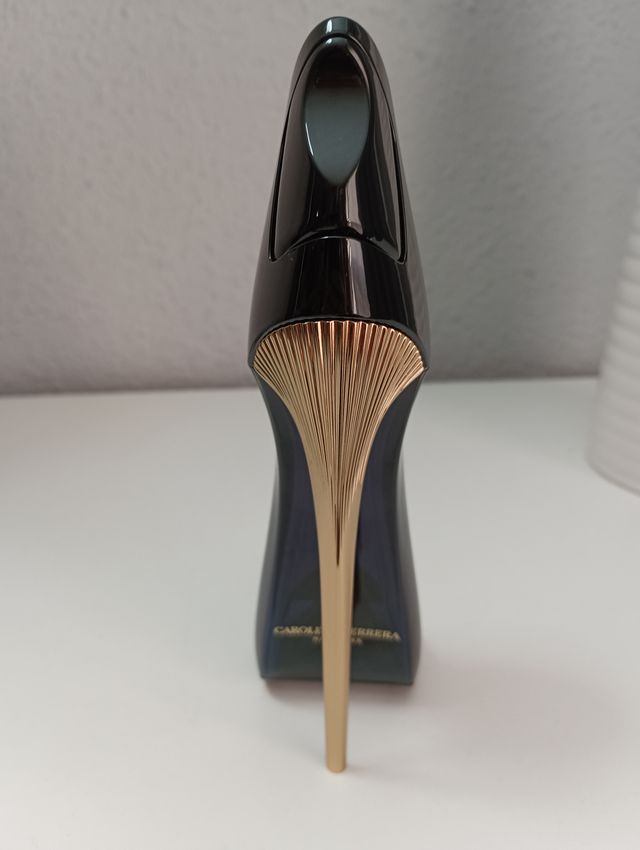 ENVASE - FIGURA - TACÓN - CAROLINA HERRERA -