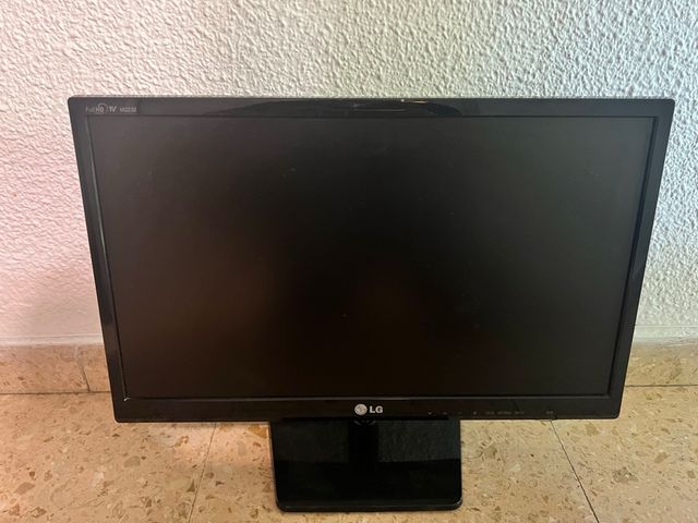 TV y Monitor LG Full HD M2232D TDT