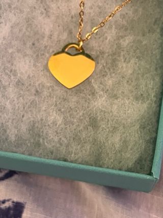 Collar Tiffany & Co. corazón dorado