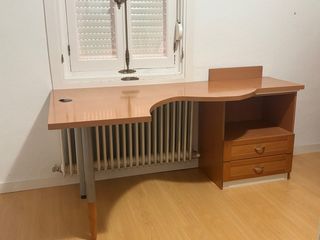 Escritorio madera marrón - curvado