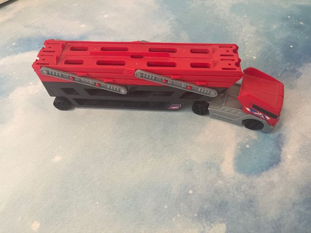 Camión Hot Wheels +60 Coches