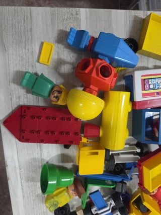 Un sacco di vecchi giocattoli