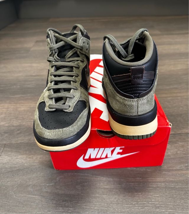 NIKE SPORTWEAR WMNS Dunk High UP- Verde Oliva