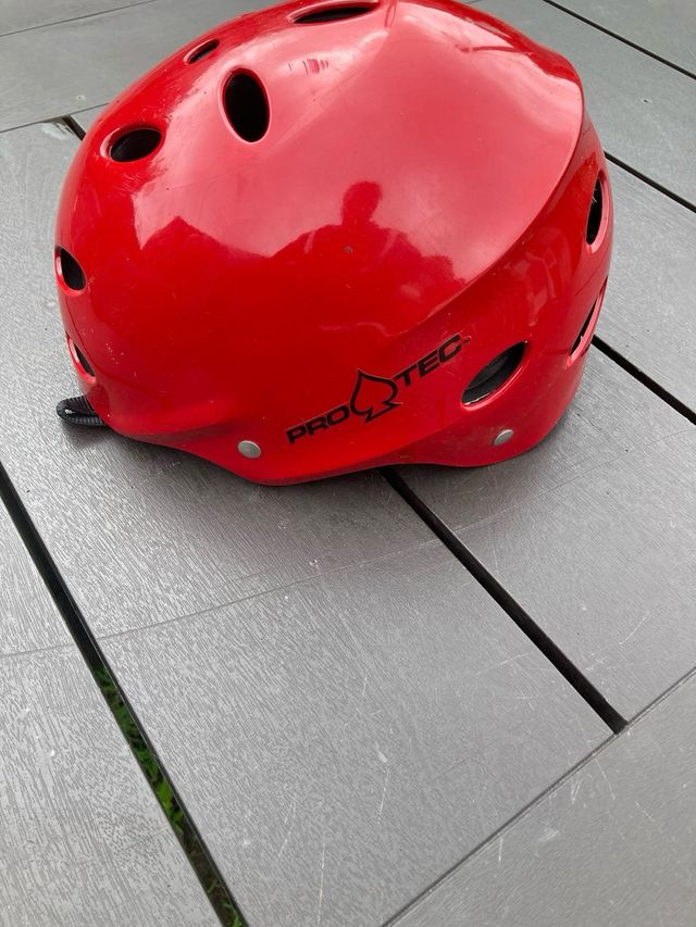 Casco Protec Wakeboard rojo