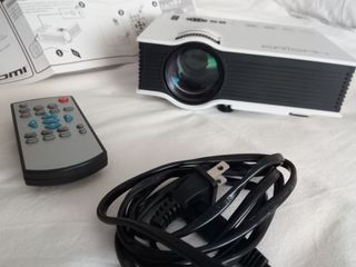 Proyector LED UC40 - Blanco/Negro
