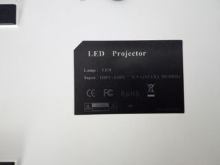 Proyector LED UC40 - Blanco/Negro