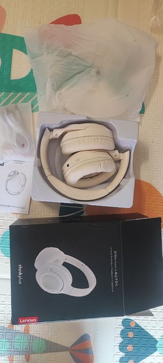 Auriculares Lenovo beige