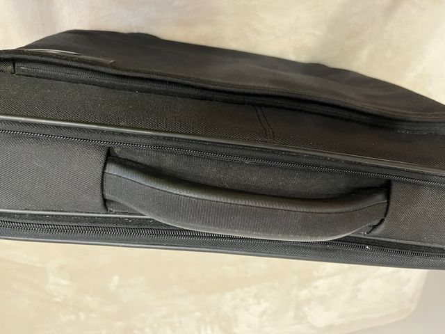 Maletín Samsonite negro