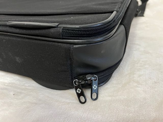 Maletín Samsonite negro