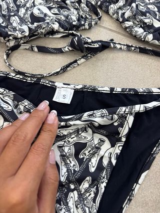 Bikini 2 pezzi: rosso e nero