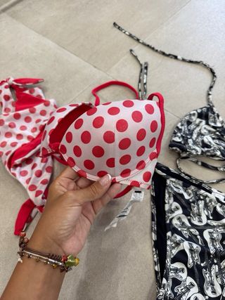 Bikini 2 pezzi: rosso e nero