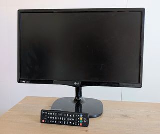 TV LG 22MT57D-PZ negra