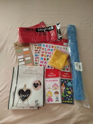 Artículos fiesta: papel, letras, pizarra