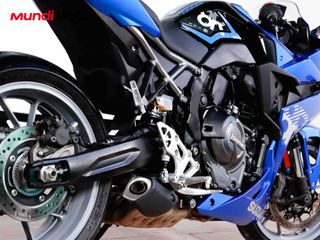 SUZUKI GSX-8R