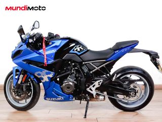 SUZUKI GSX-8R