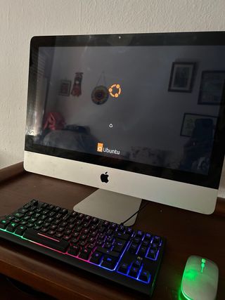 iMac 21,5" Apple Plata 2011
Sistema Ubuntu linux