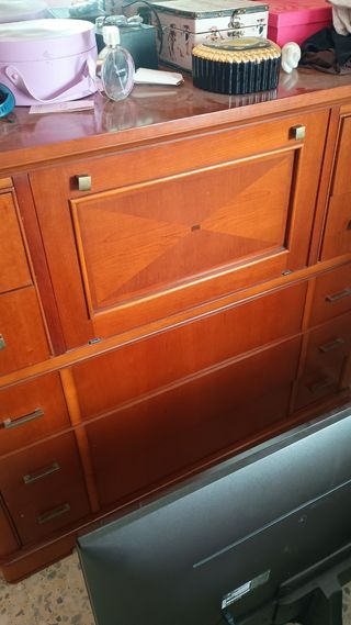 Cómoda madera maciza marrón