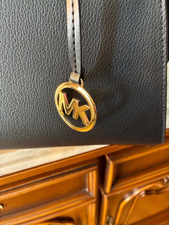 Bolso Michael Kors - Negro de piel y ante. autenti