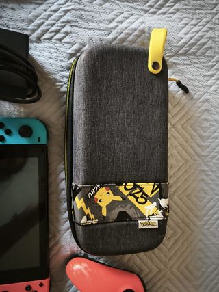 Nintendo Switch - Azul y Rojo