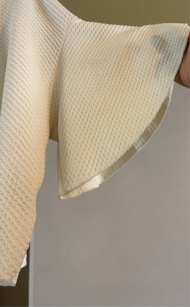 Blusa beige maniche a campana