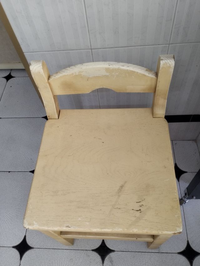 Sedia in legno per bambini beige