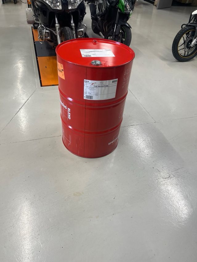 Bidón aceite Motul 200L vacio