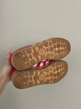 Zapatillas Adidas Gazelle rojas