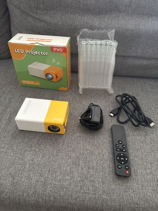 Proyector LED PVO blanco y amarillo