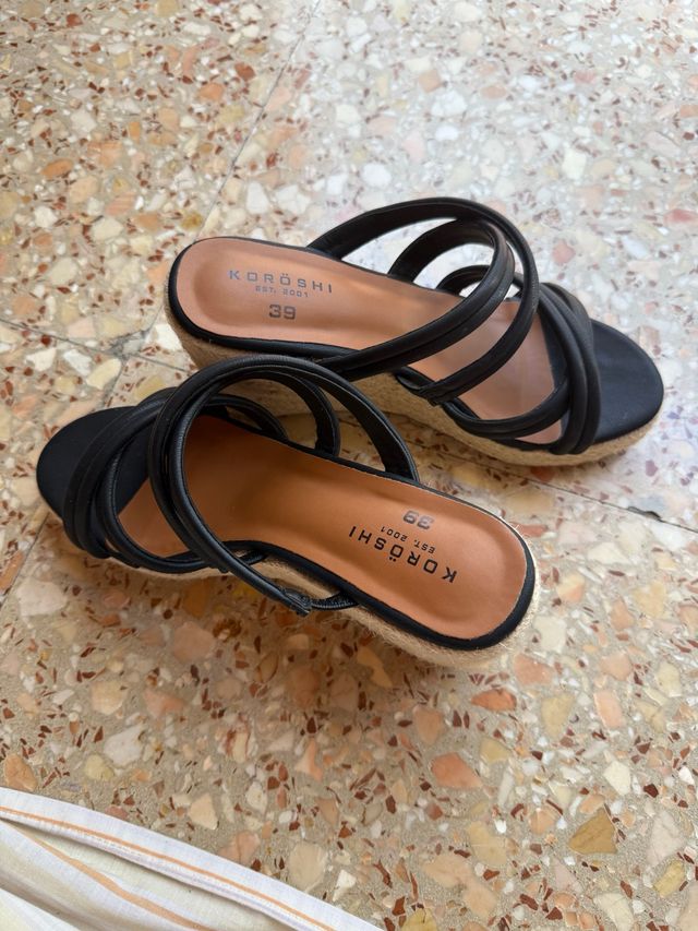 Sandalias KOROSHI negras - talla 39