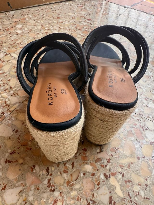 Sandalias KOROSHI negras - talla 39