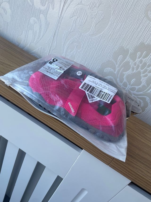 Escarpines talla 32 rosa sin estrenar