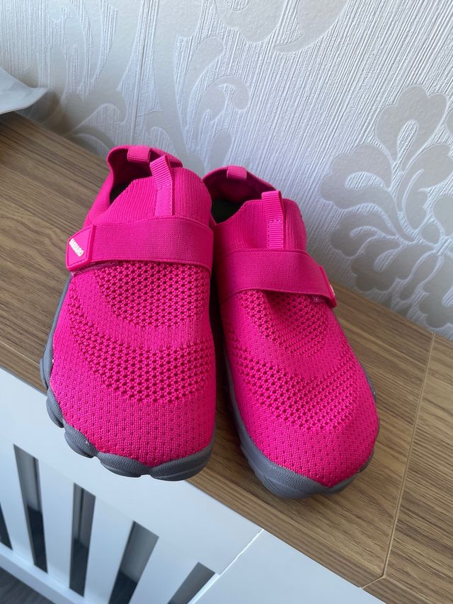 Escarpines talla 32 rosa sin estrenar