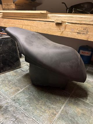 Asiento y cofre Yamaha Jog RR