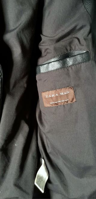 Cazadora negra Zara unisex con tachuelas