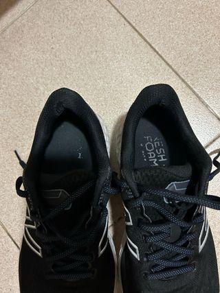 Zapatillas New Balance 880 - Negras