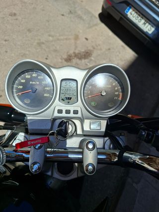 Honda CBF 250 - Moto 2006