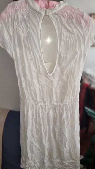 Vestido Zara blanco bordado