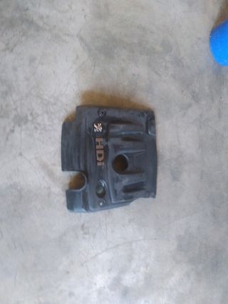 Tapa motor de peugeot 