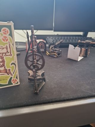 Sacapuntas antiguo estilo rueca