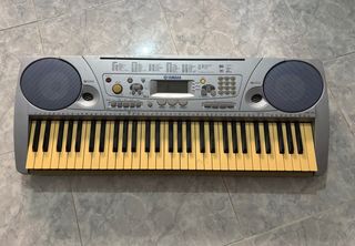 Yamaha PSR-E233 Teclado