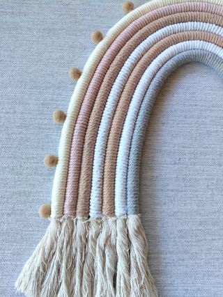 Arcoíris macramé beige y marrón